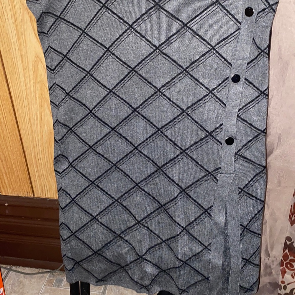 Long pencil skirt